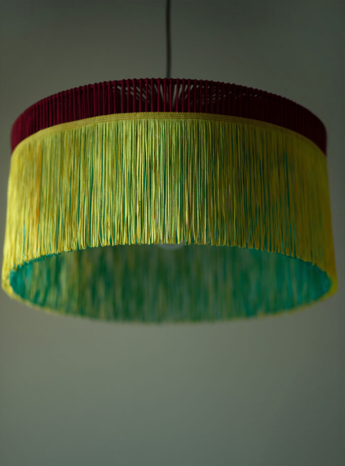 Lipsta z frędzlami 1