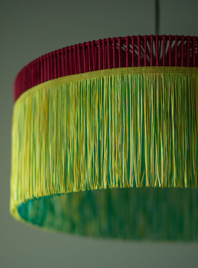 Lipsta z frędzlami 1