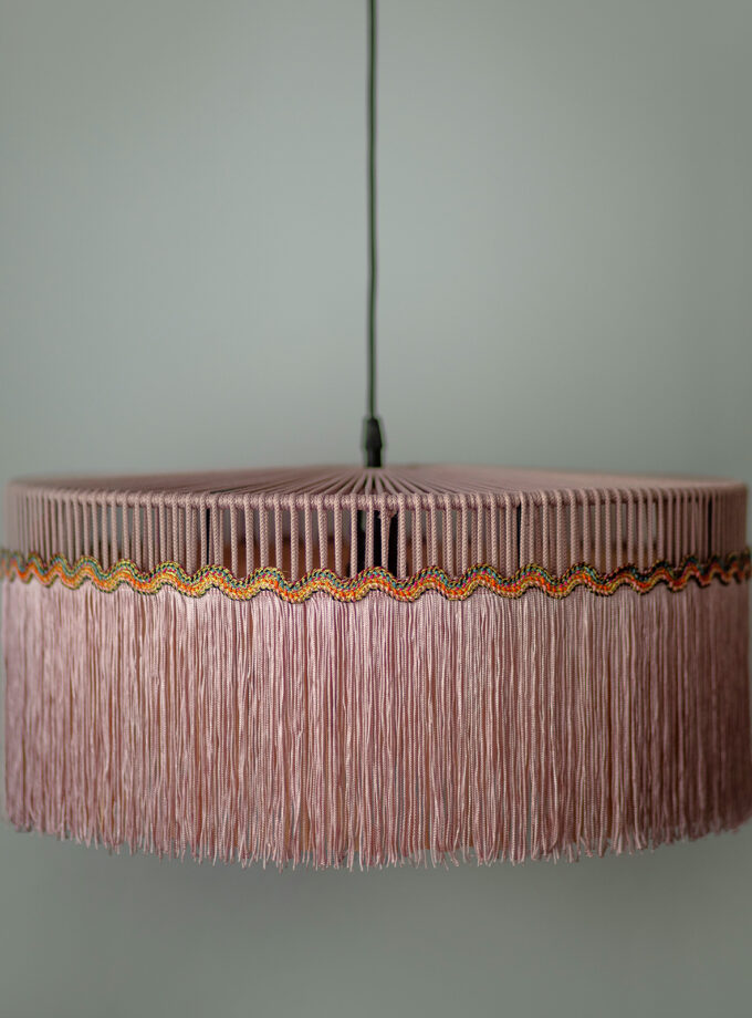 Lipsta z frędzlami 3