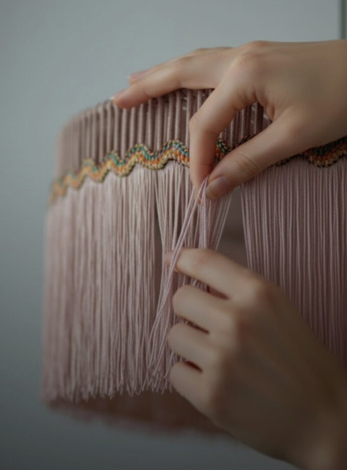 Lipsta z frędzlami 3