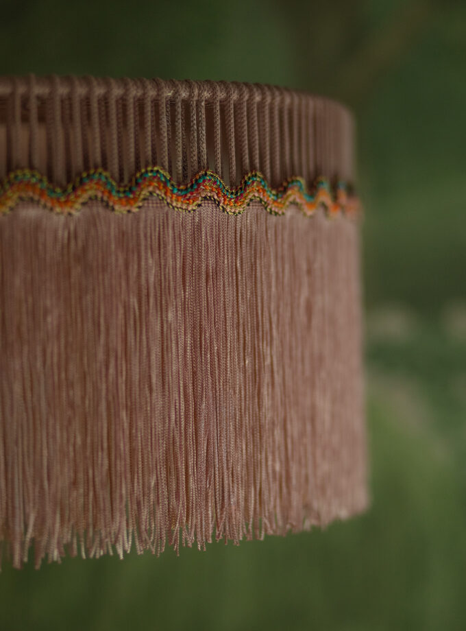 Lipsta z frędzlami 3