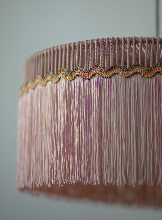 Lipsta z frędzlami 3