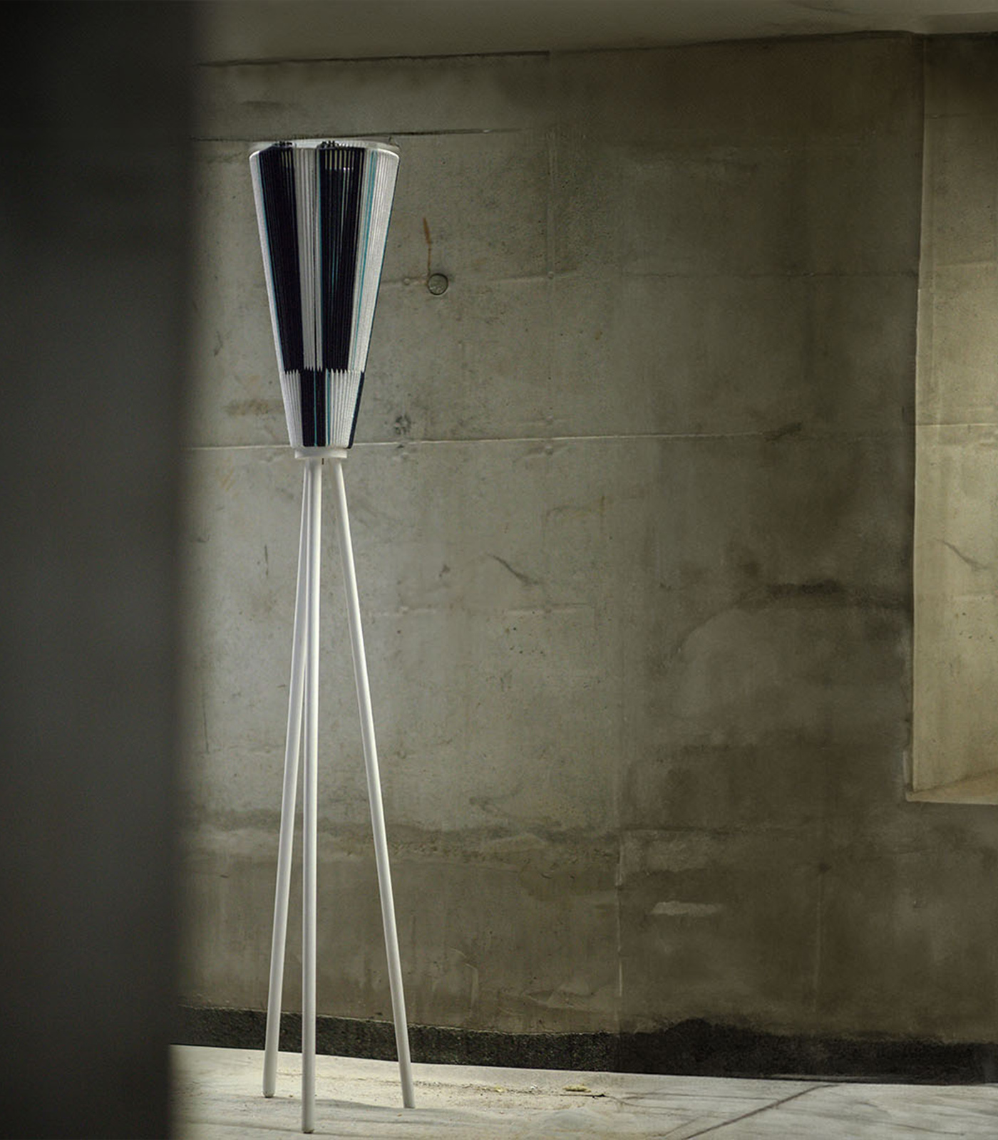 Zicherka 3 na trójnogu - obrazek 3